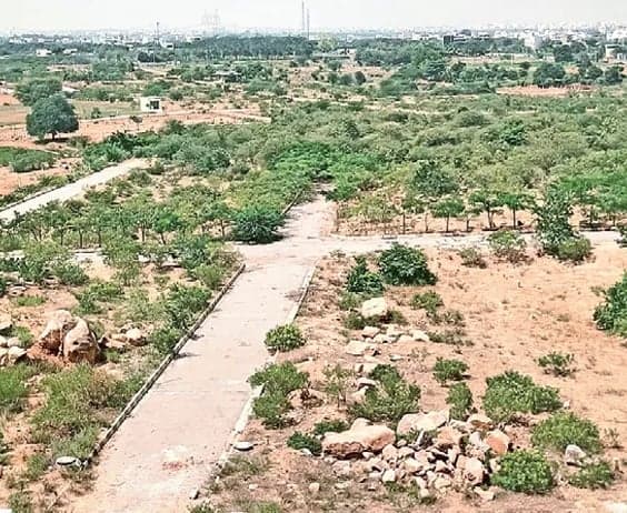 ఓఆర్‌ఆర్ ప్లాట్ల నిరీక్షణ - Udayam