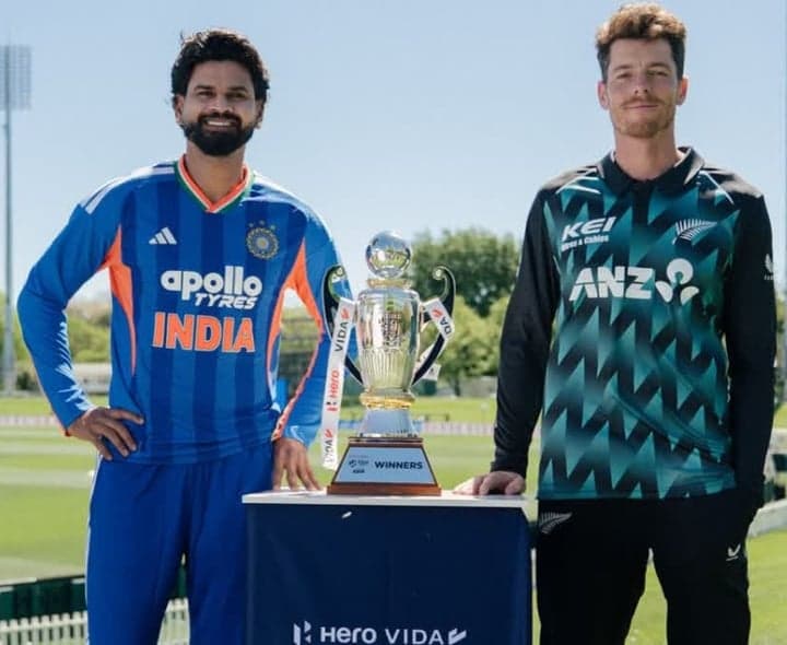 పవర్‌ప్లేలో కివీస్‌ దూకుడు.. 67/2