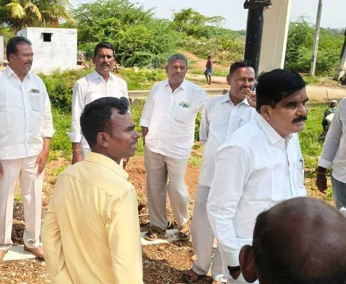 పందిపర్తిలో మంత్రి సవిత పర్యటన - Udayam