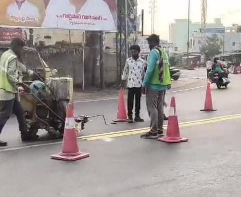 అద్దంకిలో ట్రాఫిక్ క్రమబద్ధీకరణకు చర్యలు - Udayam