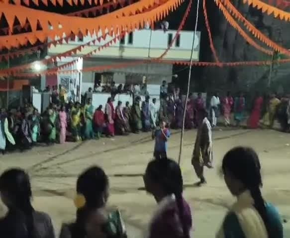 గడిమున్కన్ పల్లిలో ఘనంగా బతుకమ్మ వేడుకలు - Udayam