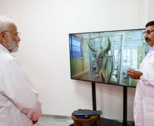 బనస్కాంతలో పశు పరిశోధనా కేంద్రంపై మోదీ ప్రశంసలు