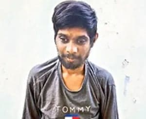 వంద శాతం వైకల్యం ఉన్నా అందని పింఛన్‌