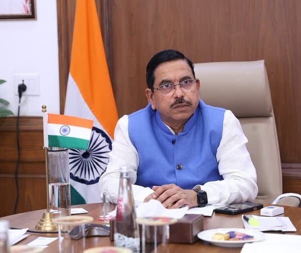 మధ్యప్రదేశ్‌లో భారీ సౌర విద్యుత్ పార్కుల ప్రారంభం