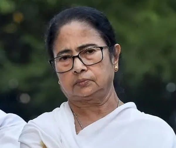 టీఎంసీలో చీలిక.. ఈసీ నోటీసులు