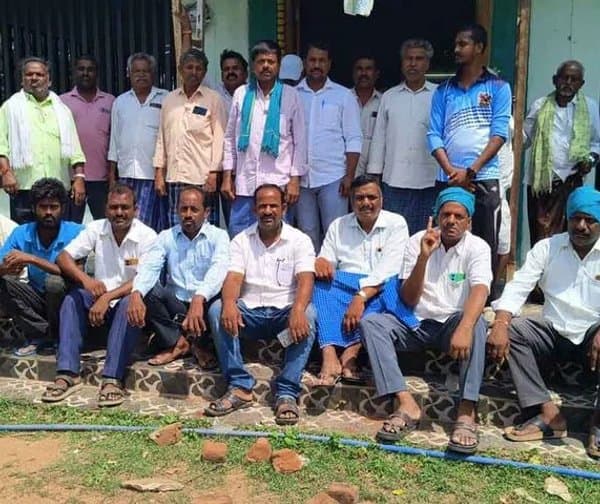 యూరియా యాప్‌ రద్దుకు రైతుల డిమాండ్ - Udayam Digital