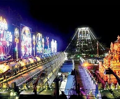ఇంద్రకీలాద్రిపై వైభవంగా దసరా ఏర్పాట్లు