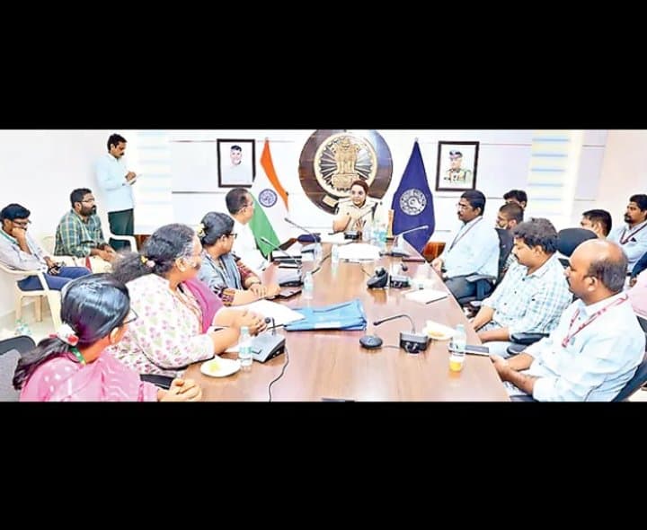 సైబర్ మోసాల నివారణలో బ్యాంకులు కీలకం