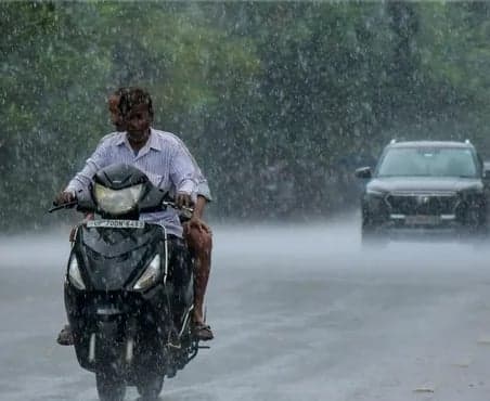 తెలంగాణలో 12 జిల్లాలకు ఆరెంజ్ అలర్ట్