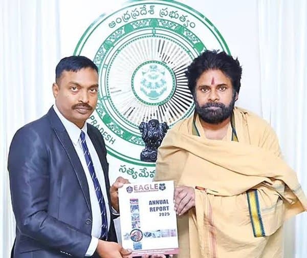 పవన్‌తో ఐజీ రవికృష్ణ భేటీ - Udayam Digital