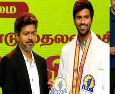 వాషింగ్టన్ సుందర్‌కు చెక్కు అందజేత