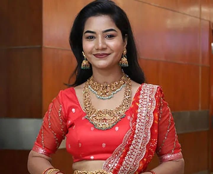 నాపై దాడి, ఐఫోన్‌ చోరీపై మాధురి రాథోడ్‌ ఫిర్యాదు.