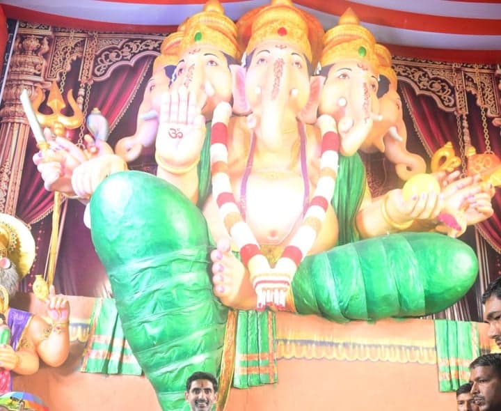 భవానీపురంలో 72 అడుగుల మహా గణపతికి లోకేశ్ ప్రత్యేక పూజలు