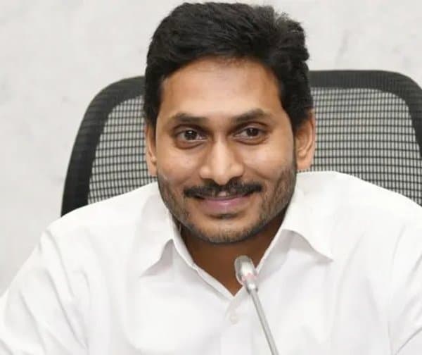 మనసు ప్రశాంతతకు యోగా ఒక అద్భుత మార్గం: వైఎస్ జగన్ సందేశం!