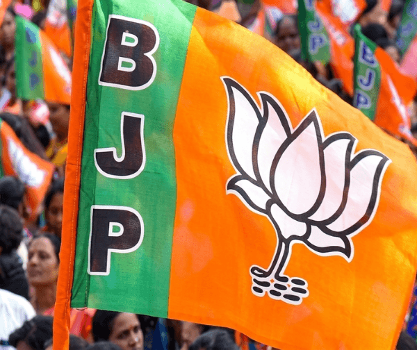 గుజరాత్ ఫలితాలు: బీజేపీ విజయకేతనం, గోద్రాలో ఆసక్తికర దృశ్యం! - Udayam Digital