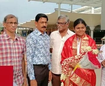 విజయవాడలో జ్యోతి సురేఖకు స్వాగతం - Udayam
