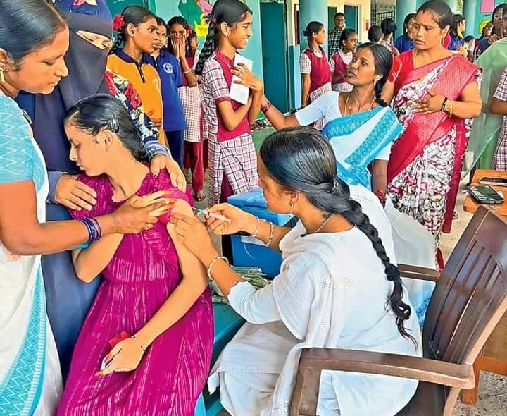 బాలికలకు హెచ్‌పీవీ టీకాలు