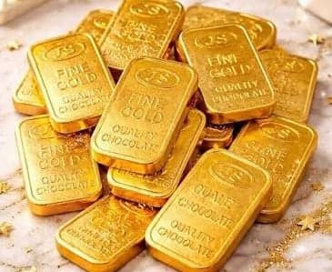 స్థిరంగా బంగారం ధరలు.. వెండిపై రూ.5,000 తగ్గుదల