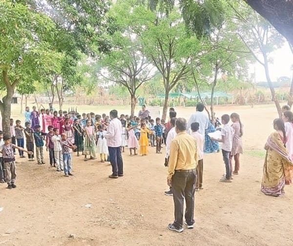 ప్రజాప్రతినిధులు, ఉపాధ్యాయుల సంకల్పం