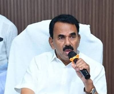 కస్టమర్లపైనే ప్రివిలేజ్ ఫీజు భారం: జూపల్లి