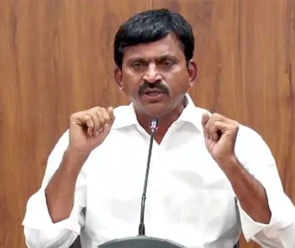 భూదందాల ఆరోపణలు: డిప్యూటీ కలెక్టర్ రాము నాయక్ సస్పెన్షన్