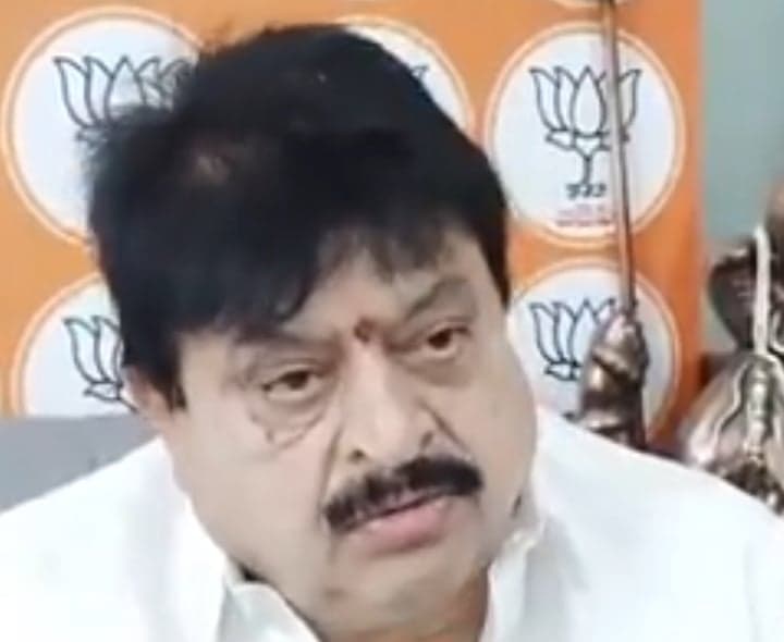 ఖర్గే వ్యాఖ్యలపై తెలంగాణ బీజేపీ చీఫ్ ఆగ్రహం