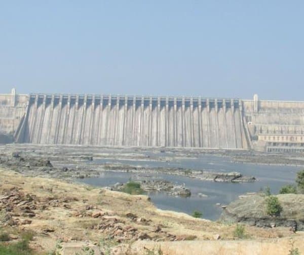 రిజర్వాయర్లలో అడుగంటిన జలాలు