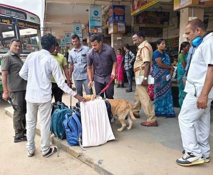 బాంబ్‌, డాగ్‌ స్క్వాడ్‌లతో మెదక్‌లో తనిఖీలు