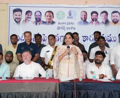 నీటి పొదుపుపై అవగాహన కార్యక్రమంలో కలెక్టర్ 
