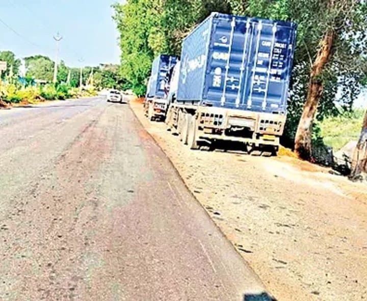 గల్ఫ్‌కు గ్రానైట్‌ ఎగుమతులు తగ్గినా.. స్లిప్పులతో రవాణా జోరు