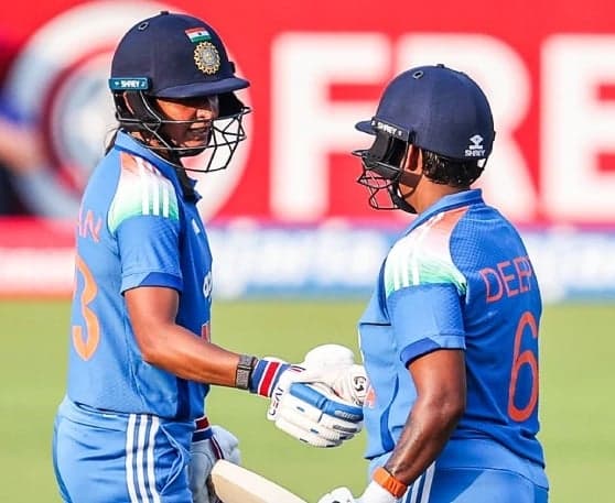 హర్మన్‌, దీప్తి సెంచరీలు.. భారత్‌ 328/6