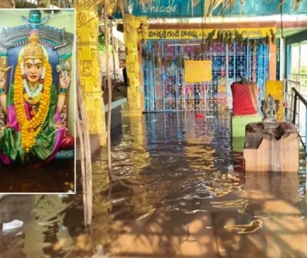 గండిపోచమ్మ ఆలయంలోకి వరద నీరు