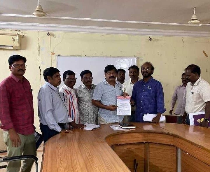సీనియర్ టీచర్లకు టెట్ మినహాయింపు ఇవ్వాలి - Udayam