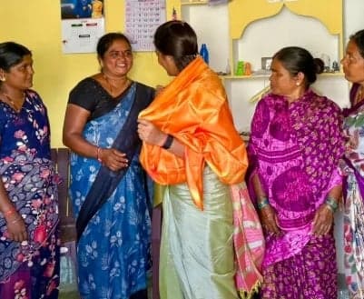 గర్భిణులకు పోషకాహార కిట్ల పంపిణీ - Udayam