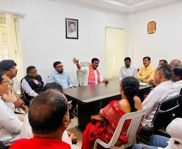 భువనగిరిలో ఏడాది గడిచినా సమస్యలే - Udayam