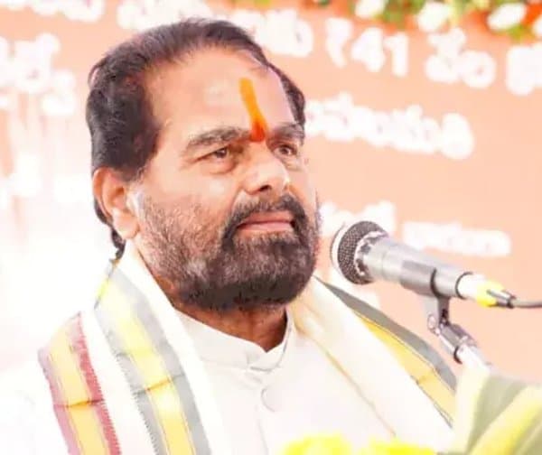 తమ్మినేని సీతారాం కుటుంబంపై భూకబ్జా కేసు