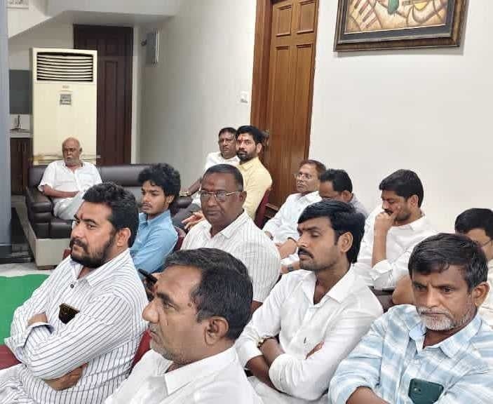 భక్తి గీతాలతో మార్మోగిన ఎమ్మెల్యే ఇల్లు - Udayam
