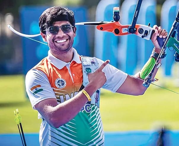 చరిత్ర సృష్టించిన ధీరజ్‌