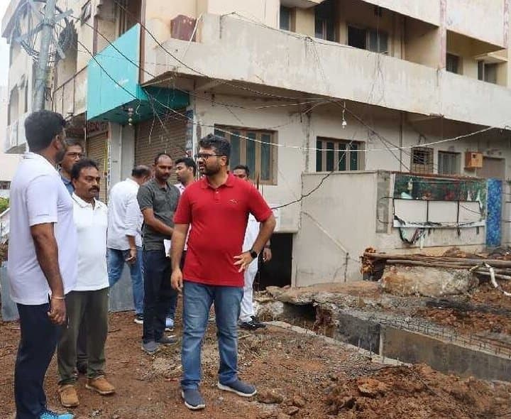 అభివృద్ధి పనులు వేగవంతం చేయాలి: కమిషనర్ - Udayam