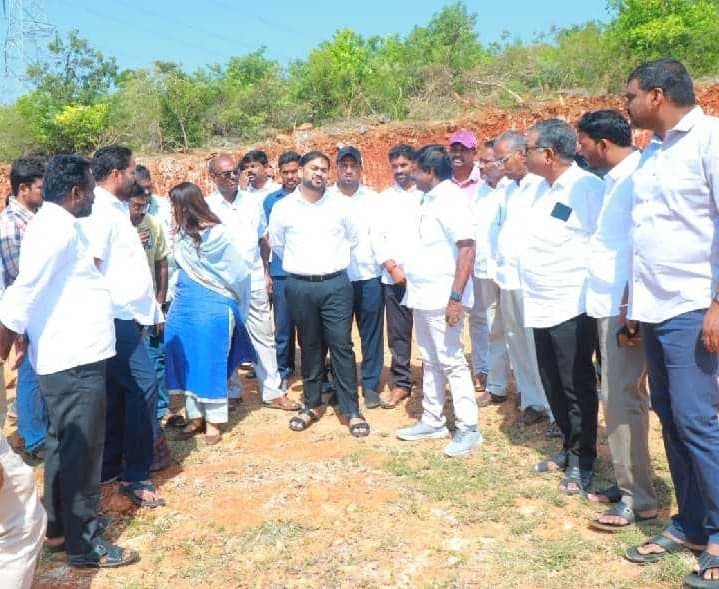 మన్ననూరులో సబ్‌స్టేషన్ స్థల పరిశీలన - Udayam