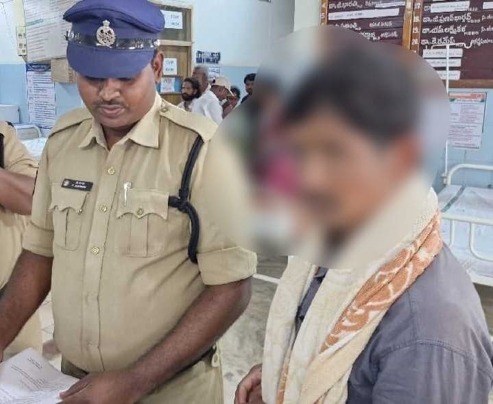 మదనపల్లెలో నాటు సారా విక్రేత అరెస్ట్ - Udayam