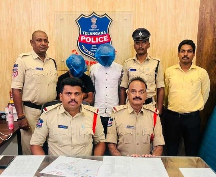 గంజాయి విక్రయిస్తున్న ఇద్దరి అరెస్ట్