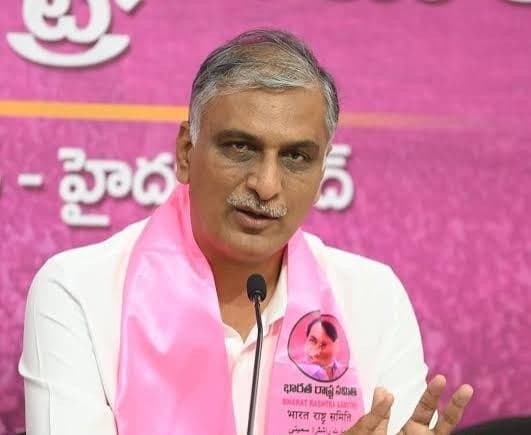 రైతులపై కేసులు.. హరీశ్‌రావు మండిపాటు