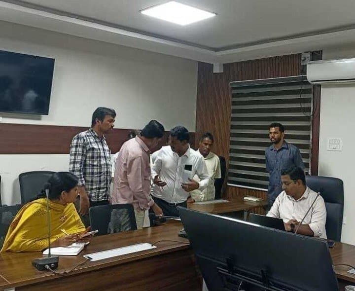 ప్రజా సమస్యలపై స్పందించిన అధికారులు.