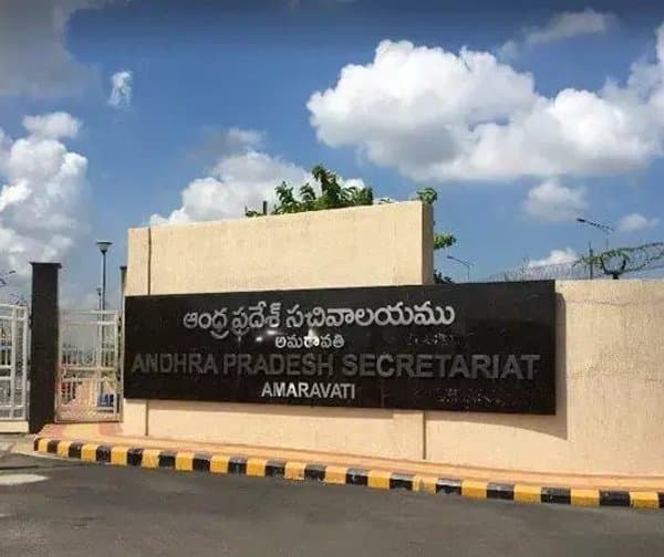సచివాలయంలో ప్రత్యేక ఓటర్ల సవరణ శిబిరం