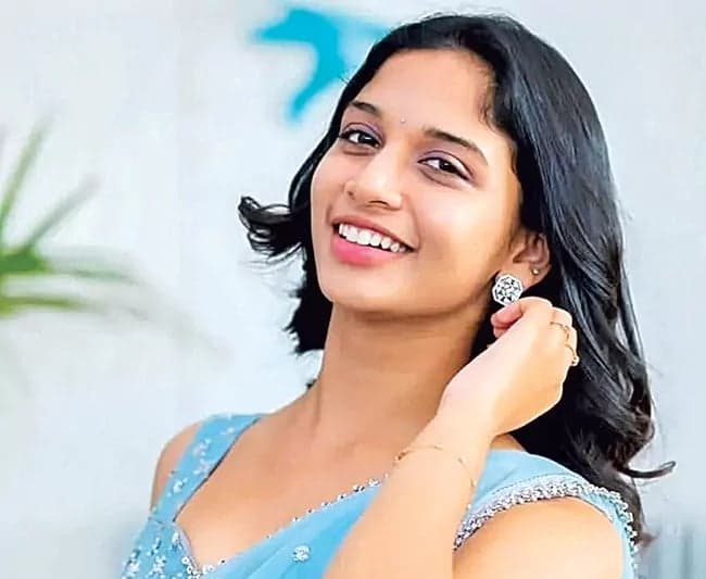శ్రీదేవి, ఆకాశ్‌ జంటగా ‘యువర్స్‌ లవింగ్లీ’