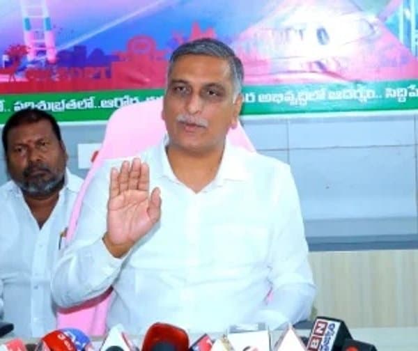 సీఎం రాజీనామా చేయాలి: హరీశ్‌రావు