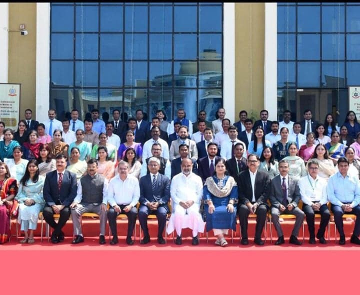 మహిళా జైలు అధికారులకు ప్రత్యేక శిక్షణ అవసరం: బండి - gallery image 2
