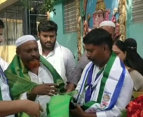 ధర్మవరంలో వైసీపీ అభ్యర్థుల ప్రచారం - Udayam