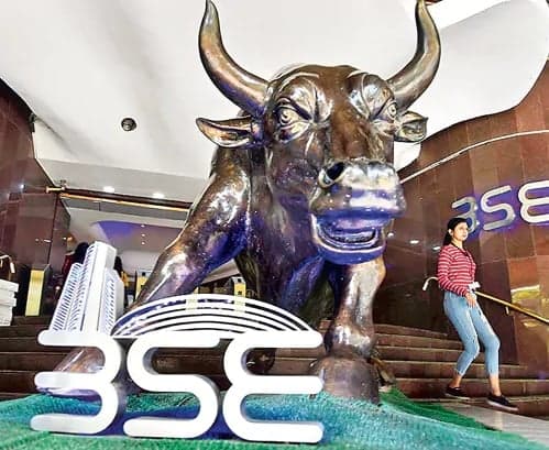 లాభాల్లో ముగిసిన దేశీయ స్టాక్‌ మార్కెట్లు